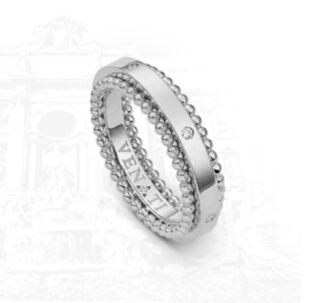 Fontana di Trevi -- IR111X/Q